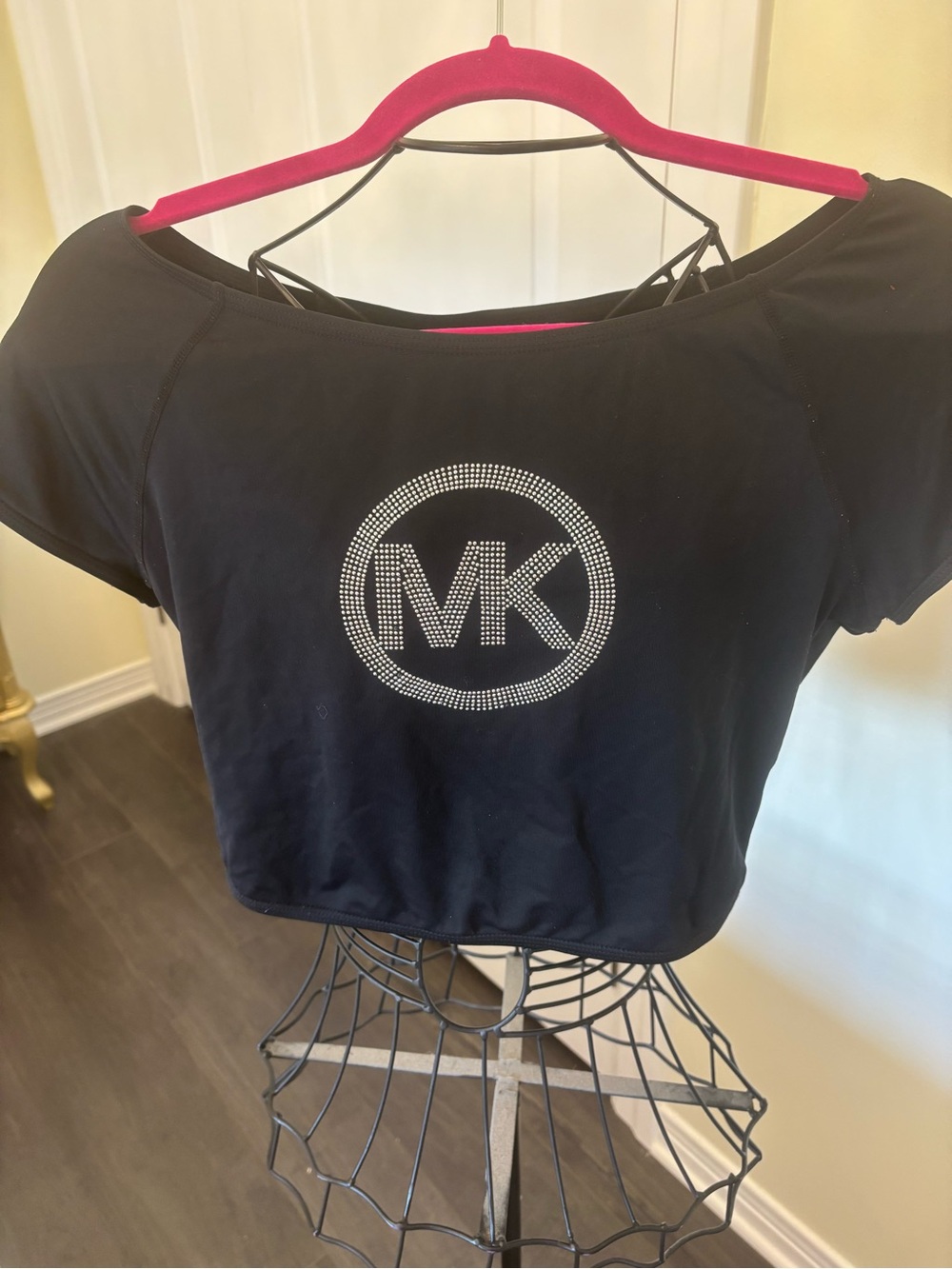 Michael Kors Black Cropped Tee Short Sleeved Rhinestone MK Logo Emblem GUC